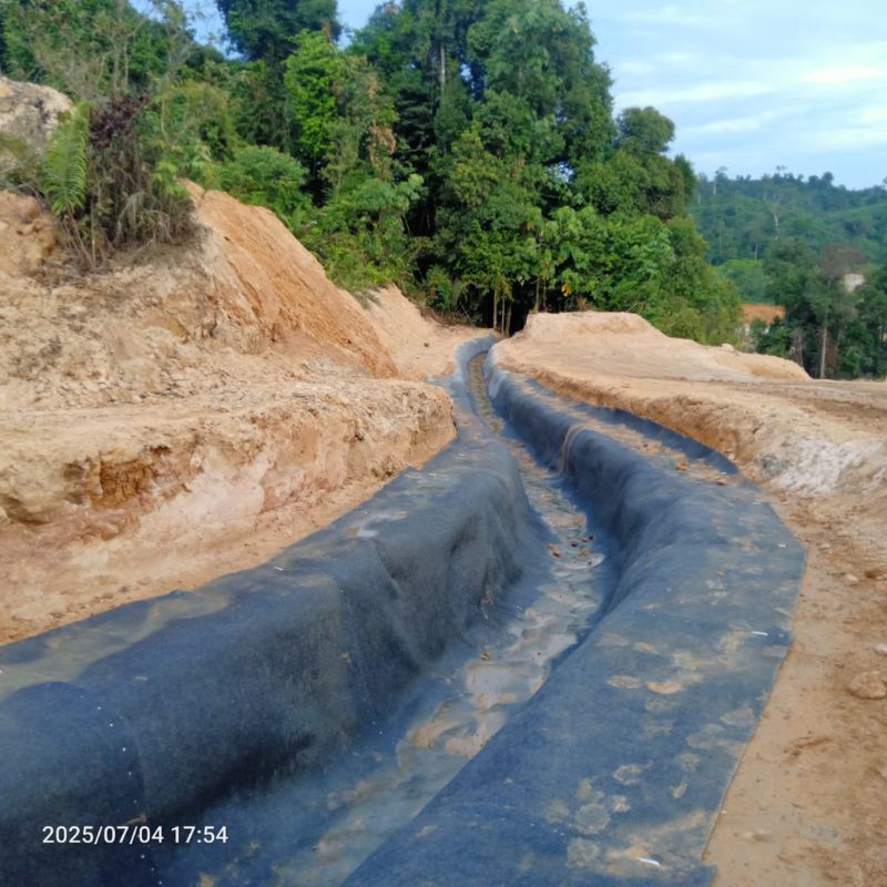 Channel Lining Tambang Batubara - Melak, Kaltim - 7.3 After Hydration