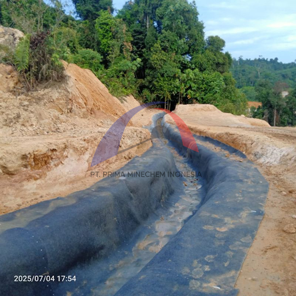 Channel Lining Tambang Batubara - Melak, Kaltim - 7.3 After Hydration